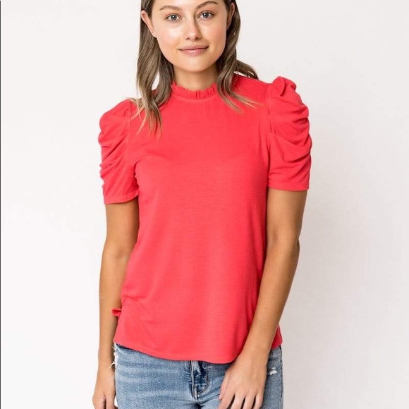 Gibson Tops - Ruched puff sleeve top